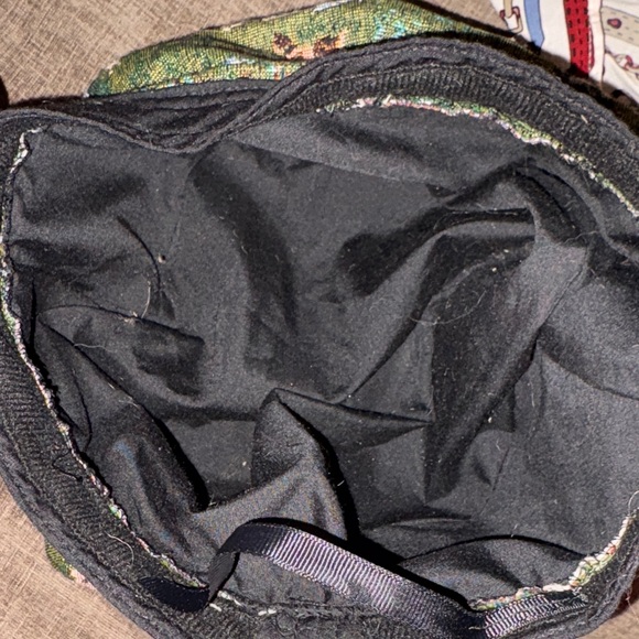 Artistic Green Beret - Picture 4 of 5